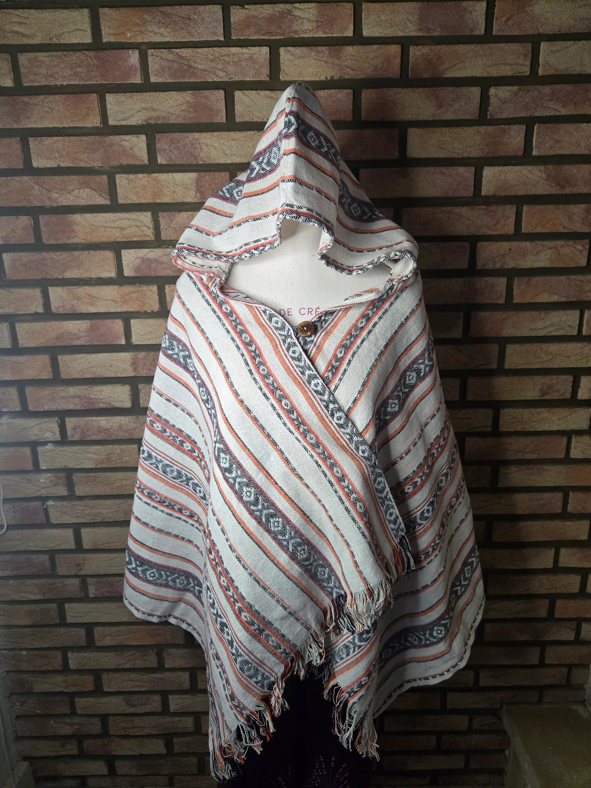 Poncho Écharpe Bohème Artisanal Thaï – Coupe Confort & Capuche